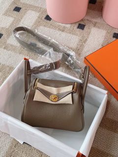 （分類：）位於 。 由 luxury__shopper 提交（商品編號 1305029250，圖片 1）。簡介： 。
