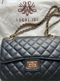 (Kategori: ) berada di . Dikirim oleh missteeqa (ID iklan 1304988973, Gambar 1). Deskripsi: .