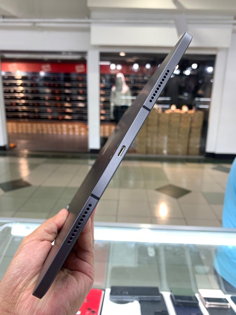 iPad Pro 12.9 (5th Gen.) 256gb (Category: iPad) located in Manila. Submitted by arzillah (Listing ID 1305009352, Image 3). Description: iPad Pro 12.9inch (5th Gen.) 256gb Wifi + Cellular Slightly use Complete package Same serial box Unused charger set Good as new All working Open for COD/COP + SF Manila area (sameday delivery) Province area (via LBC) required DP to avoid cancellations Physical store: Greenhills Shopping Center, 2ndfloor, stall#: 