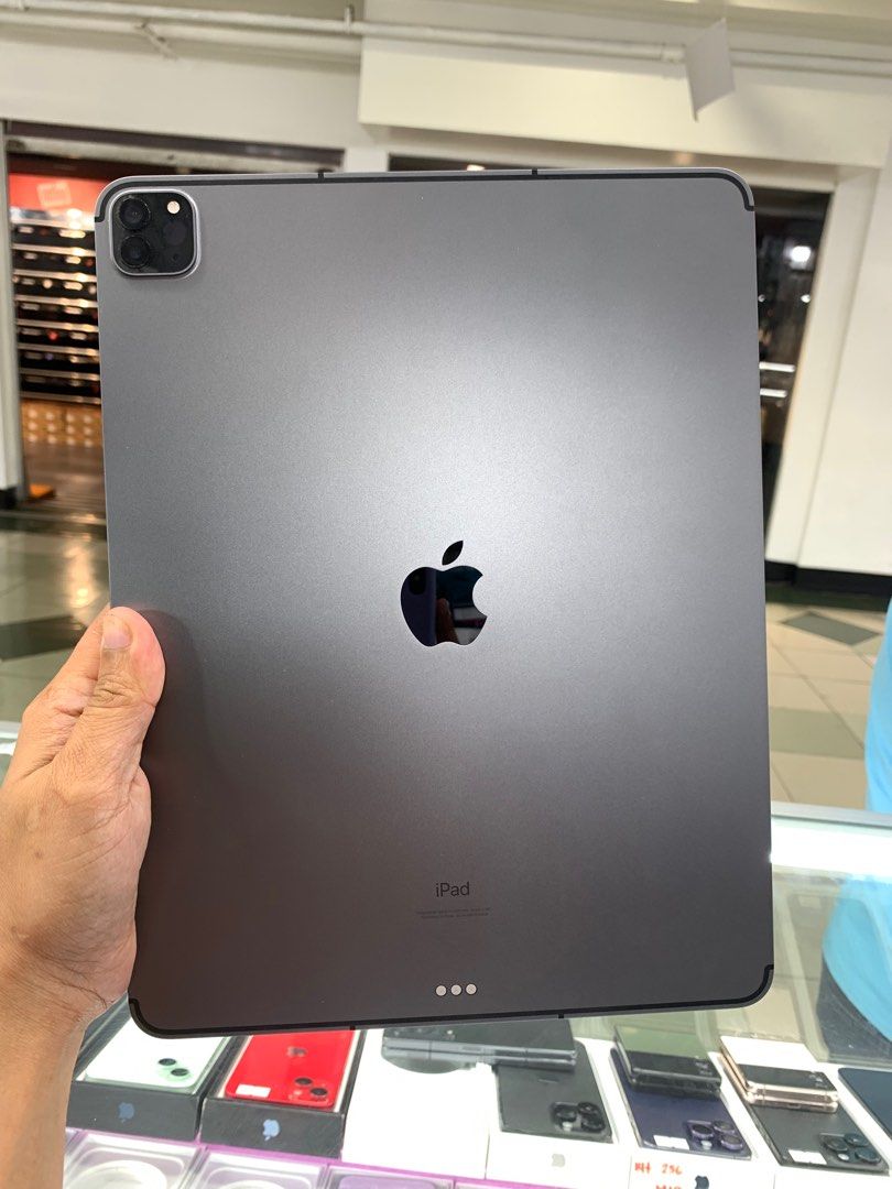iPad Pro 12.9 (5th Gen.) 256gb (Category: iPad) located in Manila. Submitted by arzillah (Listing ID 1305009352, Image 1). Description: iPad Pro 12.9inch (5th Gen.) 256gb Wifi + Cellular Slightly use Complete package Same serial box Unused charger set Good as new All working Open for COD/COP + SF Manila area (sameday delivery) Province area (via LBC) required DP to avoid cancellations Physical store: Greenhills Shopping Center, 2ndfloor, stall#: 