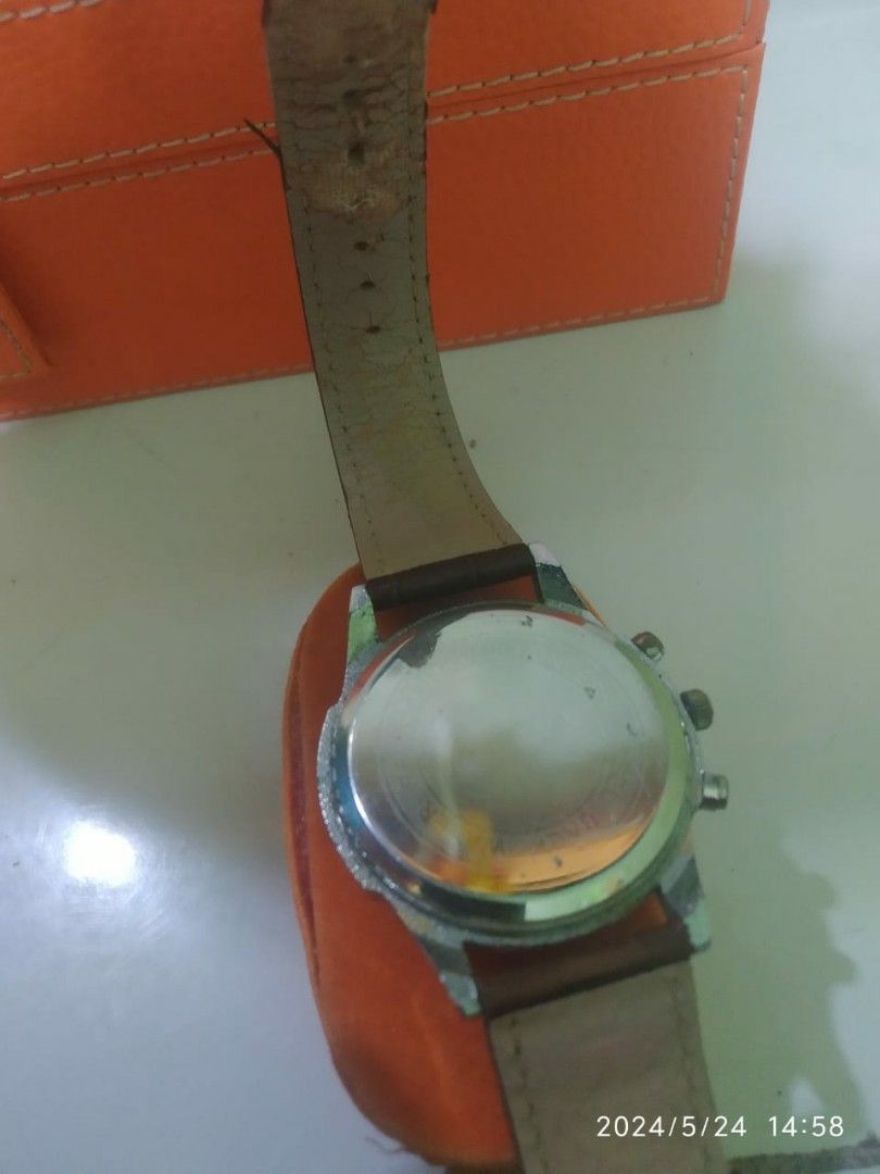 Jam tangan pria merk Yazole 271