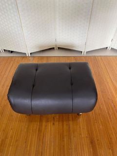 JAPAN SURPLUS FURNITURE LEATHER OTTOMAN  L23.5 x W19 x H15 inches  (AS-IS ITEM) IN GOOD CONDITION