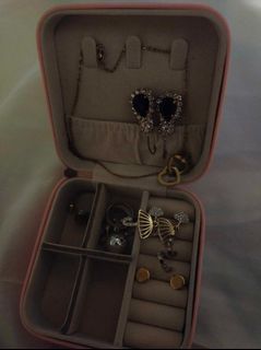 Jewelry box