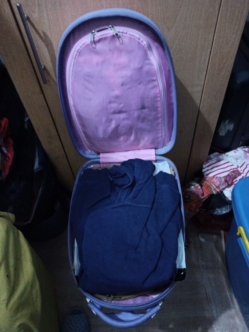Kids luggage (Category: Luggage) located in Manila. Submitted by shopamanila (Listing ID 1305072156, Image 2). Description: kids luggage.