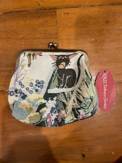 (Category: ) located in . Submitted by kailynshop (Listing ID 1304991345, Image 1). Description: .
