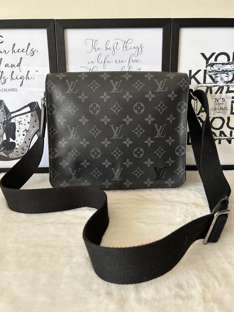 L V District PM Bag (Category: Luxury Bags & Wallets) located in Manila. Submitted by bagislifeshop (Listing ID 1305105247, Image 1). Description: ☑️Available in Pampanga ✅Date code: CA3118 ✅Condition: 8.8/10 ✅Material: Monogram eclipse coated canvas leather ✅Inclusions: Replacement dustbag .