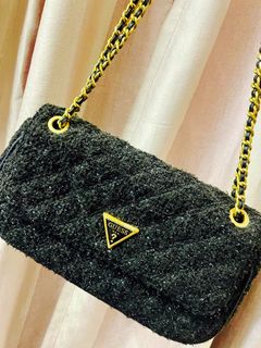 (Category: ) located in . Submitted by biey_wardrobe (Listing ID 1292036346, Image 1). Description: .