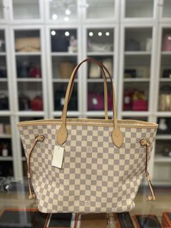 (Category: ) located in . Submitted by closetcompany (Listing ID 1305011707, Image 1). Description: .