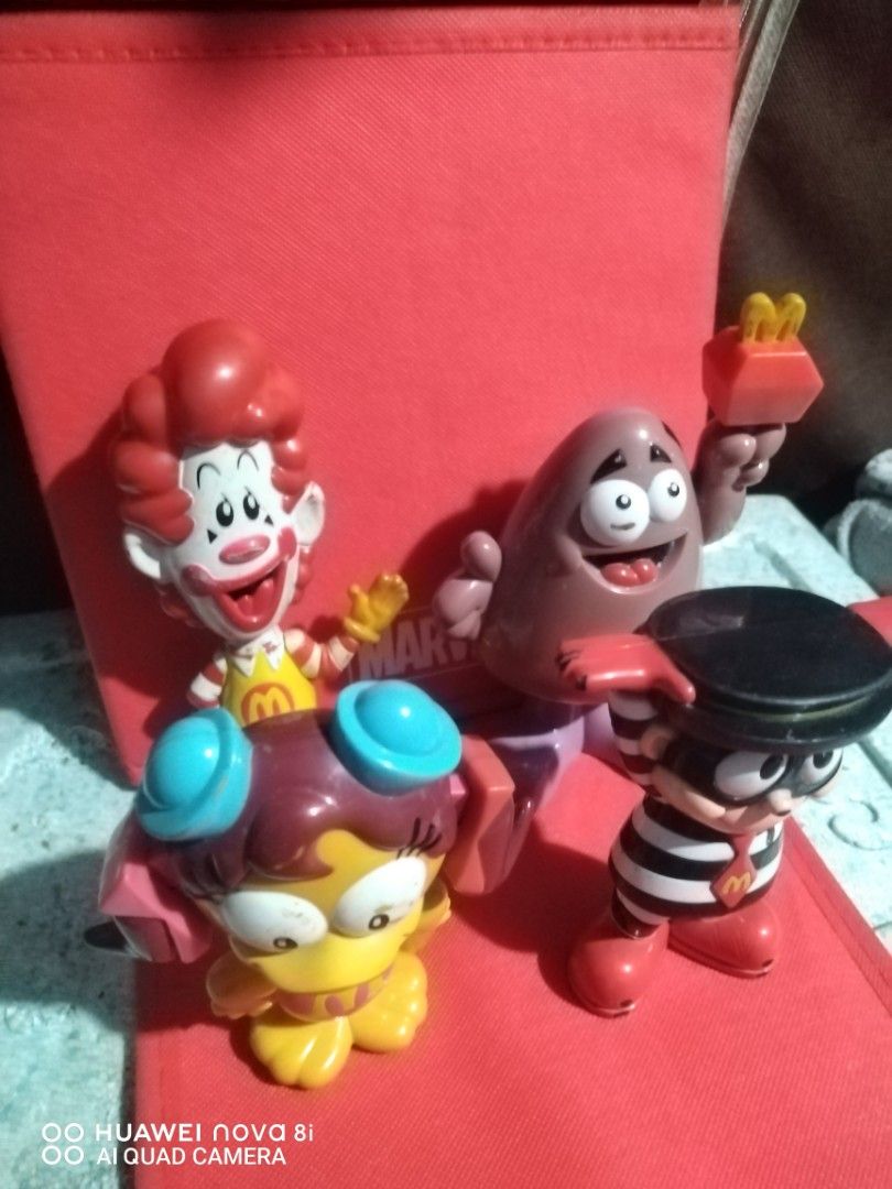Mc Donald's Bobble Head (2005) (Category: Character Goods) located in Quezon City. Submitted by triggerman25 (Listing ID 1305009155, Image 3). Description: Sale as SET 4pcs (Mc Donald's toy collectible) Paint chip but presentable no warranty no return Gcash Payment Lalamove bayad ni buyer ang delivery fee QC loc near Tomas morato Thanks Admin.