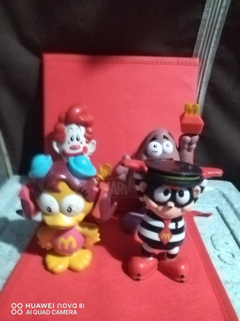 Mc Donald's Bobble Head (2005) (Category: Character Goods) located in Quezon City. Submitted by triggerman25 (Listing ID 1305009155, Image 1). Description: Sale as SET 4pcs (Mc Donald's toy collectible) Paint chip but presentable no warranty no return Gcash Payment Lalamove bayad ni buyer ang delivery fee QC loc near Tomas morato Thanks Admin.