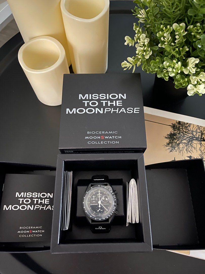 MoonSwatch x Snoopy (Black) (Category: Luxury Watches) located in Calamba. Submitted by bestfinds2023 (Listing ID 1305006384, Image 2). Description: MoonSwatch Swatch X Omega Black Snoopy Bought in Swatch Singapore.