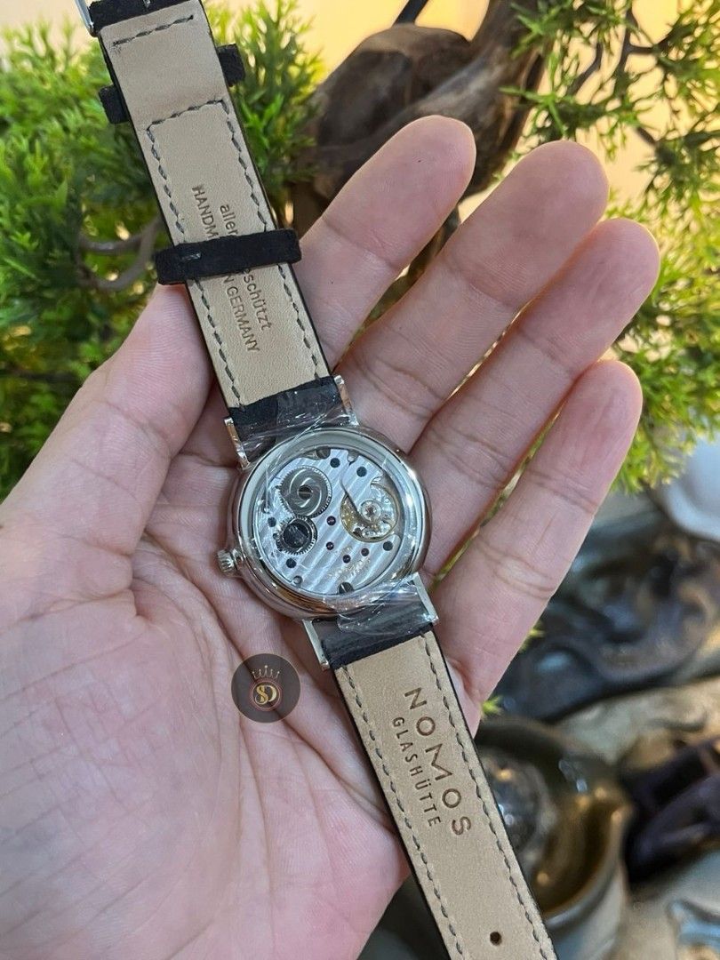 NOMOS Lugwid 33 Noir (Category: Watches) located in Singapore. Submitted by siranddame_watch (Listing ID 1305031774, Image 3). Description: NOMOS Lugwid 33 Noir Brand New 2023 Ref No: 227 Size: 32.8mm 📌 We buy/sell/trade luxury watches 📌 Best value guaranteed 📌 Your satisfaction is the most important.