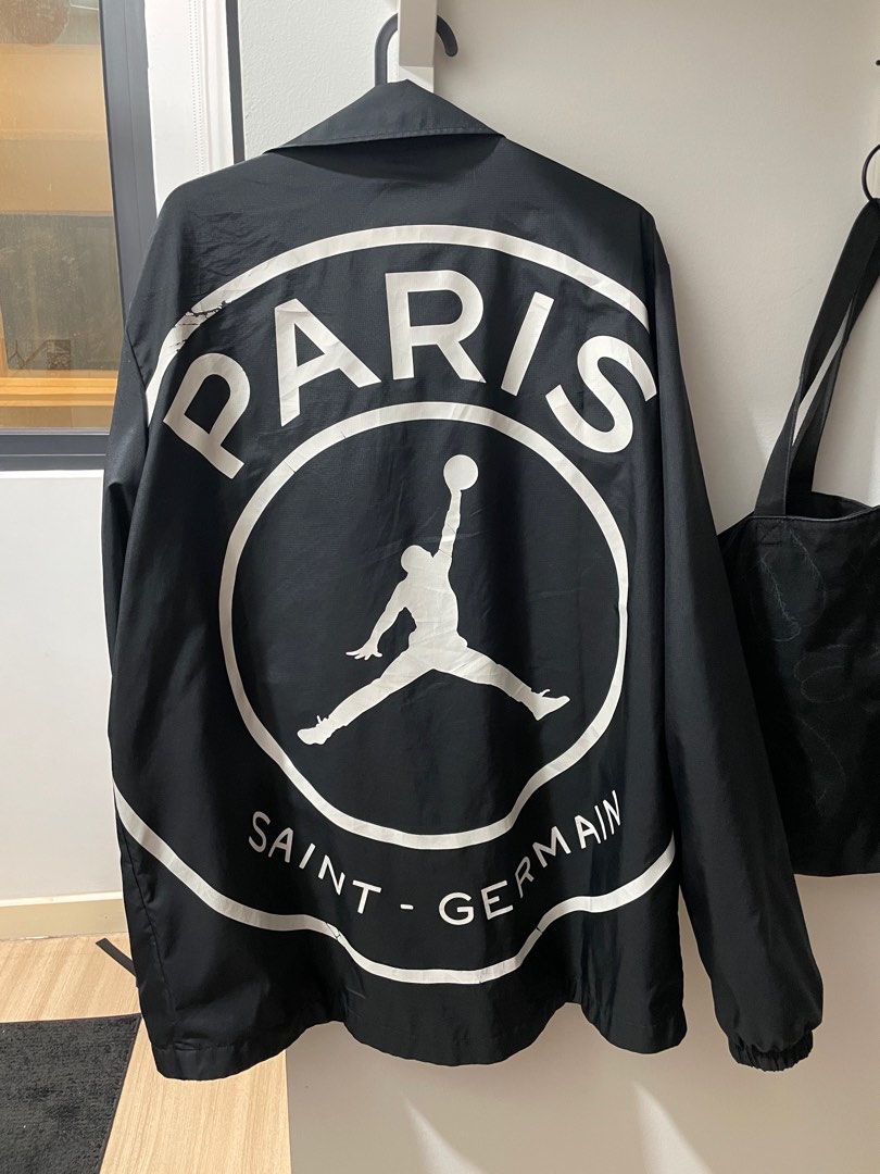 PSG JORDAN COACH JACKET PRINTING FLAW Men s Fashion Coats Jackets and Outerwear on Carousell