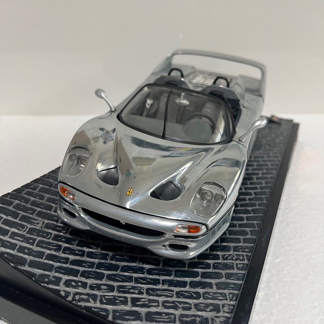 Ferrari F50 MILLENNIUM メッキシルバー 1/18 模型 Hot Wheels 1/18 Millennium Limited CHROME Ferrari F50