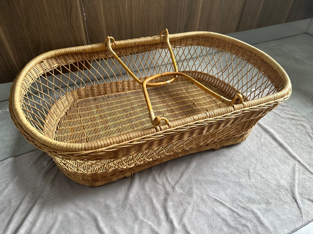 Rattan basket / baby carrier / cot, Babies & Kids, Baby Nursery & Kids