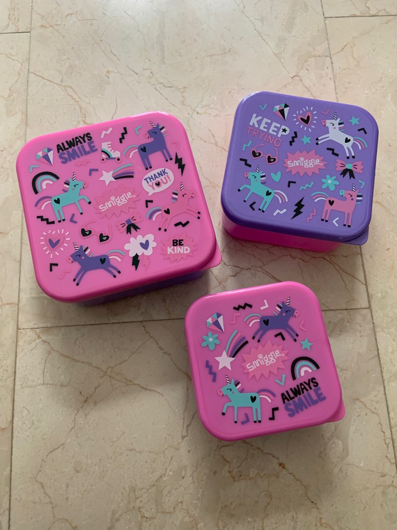 Smiggle food containers