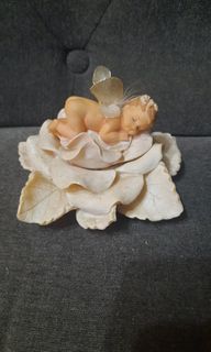 Vintage ceramic angel flower home decor 6x6" glittery England