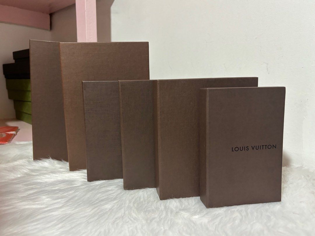 ‼️ Bundle‼️Authentic LV Wallet Boxes (Category: Luxury Bags & Wallets) located in Quezon City. Submitted by box.luxebycheng (Listing ID 1305238893, Image 1). Description: ‼️BUNDLE SALE‼️ Take all LV Boxes for Php 2000 2 long // 3 short // 1 card holder ❌NO MORE LAST PRICE‼️❌.