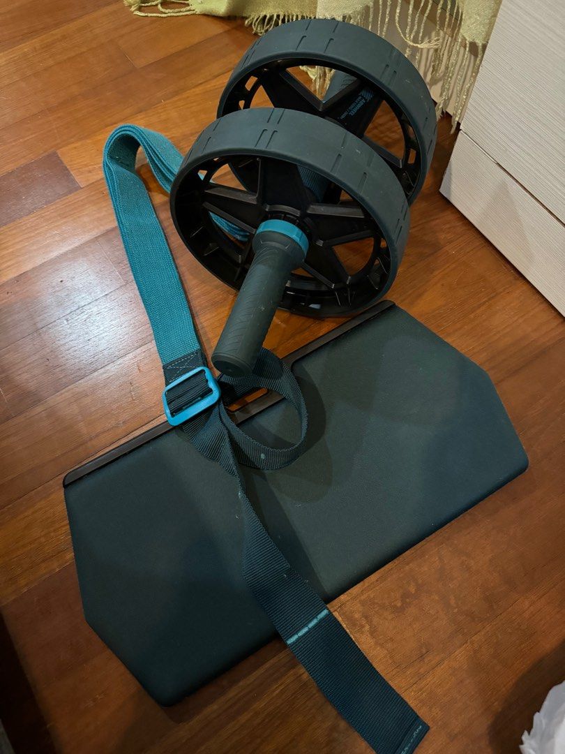 AB Wheel Evolution (Category: Toning & Stretching Accessories) located in Singapore. Submitted by snolextan (Listing ID 1305236372, Image 2). Description: Only used less than 3 times.. this thing must have determination to do it. I don’t have it and no strength..😅 hence, wants to let it go to someone that has more determination than me..😎.