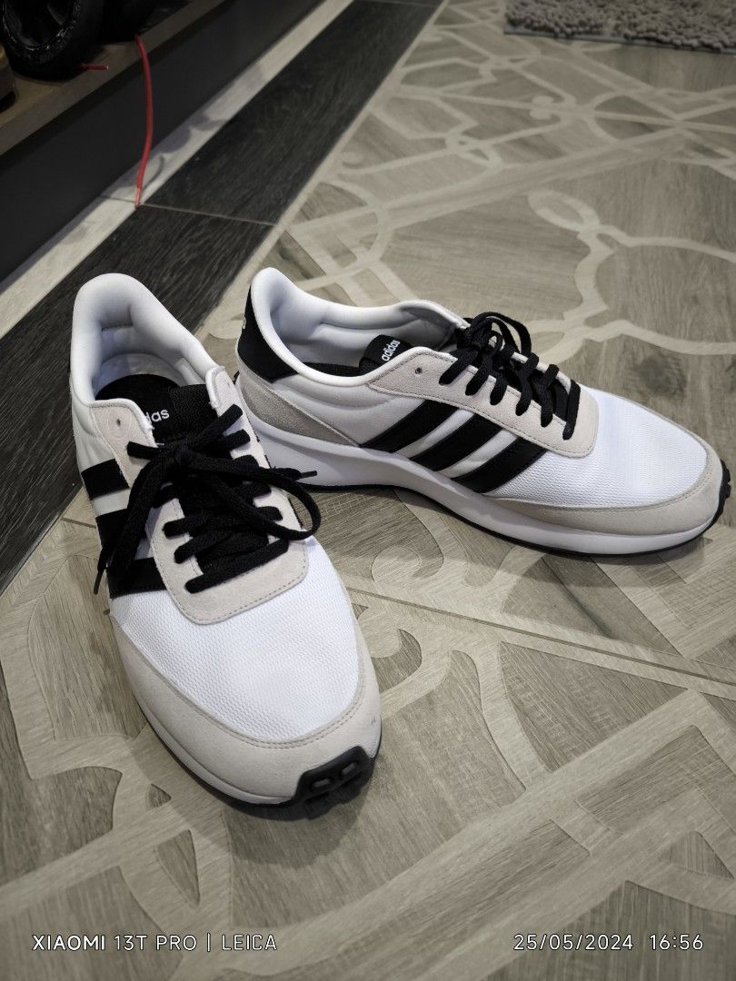 adidas gazelle silver green womens Run 70s Lifestyle Running Shoes