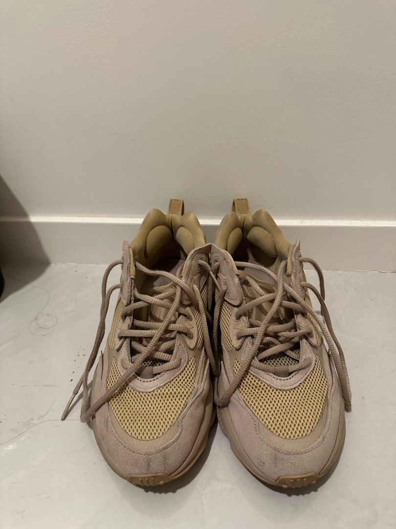 Adidas Ozweego, Men's Fashion, Footwear, Sneakers on Carousell