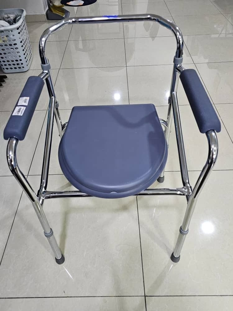 Adjustable Commode Chair Toilet, Health & Nutrition, Assistive ...