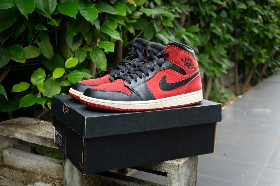 Air Jordan 1 Mid Reverse Banned 554724 610 NEGOTIABLE Men s Fashion Footwear Sneakers on Carousell