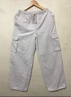 AUTHENTIC GU BY UNIQLO CORDUROY CARGO PANTS ✅‼️ LIKE NEW CONDITION, APRICOT COLORWAY 

SIZE MEDIUM 29-33✅ (