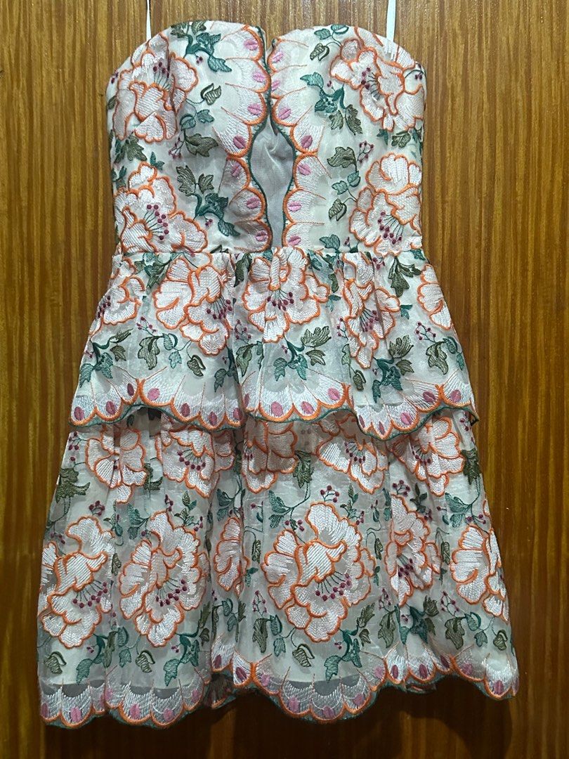 BCBG Max Azria Guiliana Floral Embroidered Dress, Women's Fashion, Dresses  & Sets, Dresses on Carousell