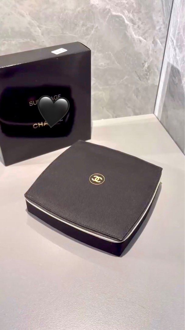 Black Cosmetic Makeup Storage Pouch GWP | VIP GIFT (Category: Makeup) located in Bulacan. Submitted by closetbyally (Listing ID 1305139225, Image 1). Description: Size: 18x18x4cm Due to manual measurement and different measurement methods, please allow 1-3cm deviation. PREORDER / Required 50% dp for reservation NO RUSH SHIPPING! If in doubt, don’t buy! Pls read before ordering. Actual pic posted All prices are fixed. No haggling Strictly PAYMENT 