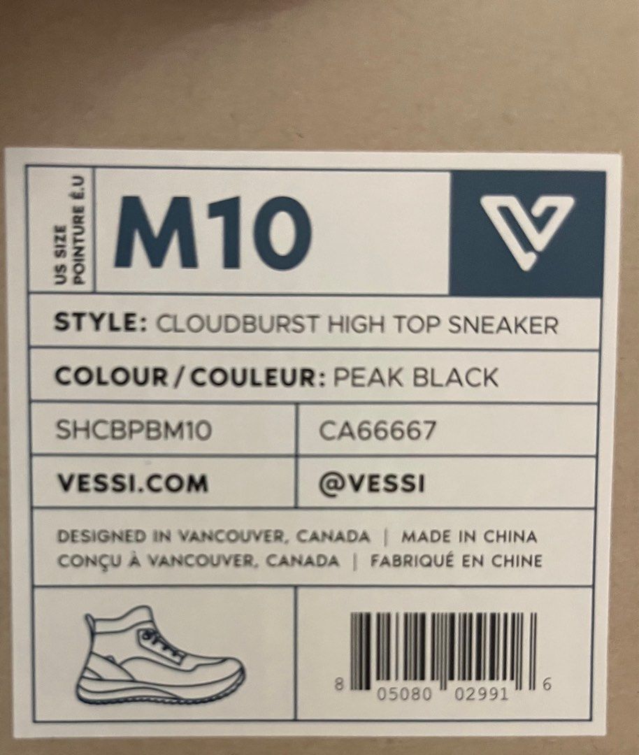 Brand new Vessi shoes (Category: Footwear) located in Toronto. Submitted by armangagiu70983 (Listing ID 1305202325, Image 2). Description: Hi everyone 👋 i am selling these brand new Vessi shoes for cheaper than usual price which is 175 The original price is 195 before tax.