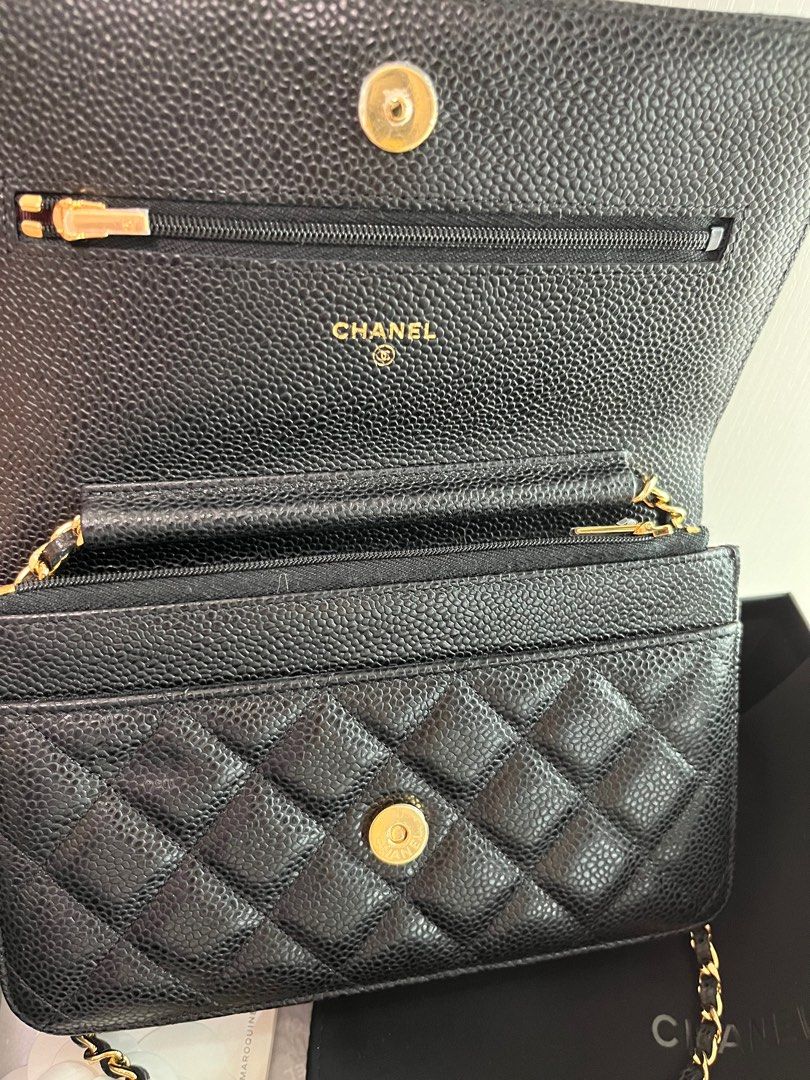 Chanel WOC （分類：手袋及銀包）位於 Hong Kong。 由 hedy_bu 提交（商品編號 1305266708，圖片 2）。簡介： 全新 Full Set 晶片款 黑金魚子紋牛皮 可提供copy invoice 購於海港城。
