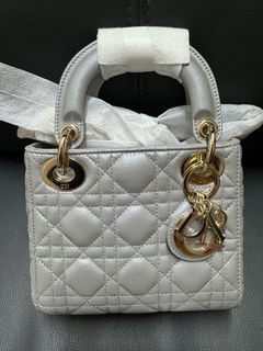 （分類：）位於 。 由 chanel_s 提交（商品編號 1305142262，圖片 1）。簡介： 。