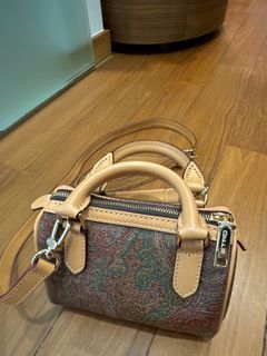 (Category: ) located in . Submitted by jojoshop88 (Listing ID 1305173330, Image 1). Description: .
