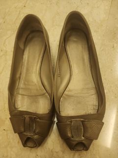 (Category: ) located in . Submitted by retailtgal (Listing ID 1305302916, Image 1). Description: .