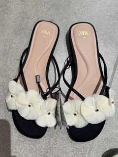 Flower line sandals