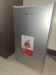 FOR SALE: Hanabishi HASREF 33 Refrigerator