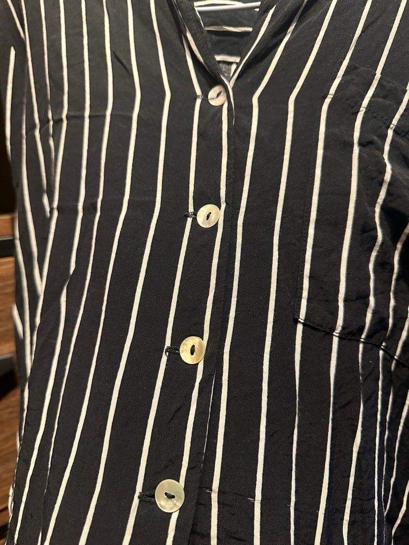 Forever 21 Polo Longsleeves (Category: Longsleeves) located in Quezon City. Submitted by skoom (Listing ID 1305145145, Image 3). Description: It just needs ironing. Used around four times only. Can also fit xs and small since the design is kind of hanging. Good for formal and smart casual look! Shipping fee shouldered by buyer..