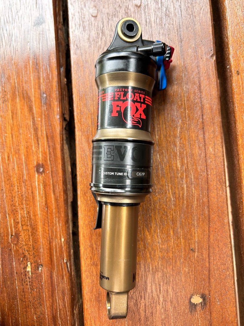 Fox Float rear shock (Category: Bicycles) located in Alfonso. Submitted by switch23blade (Listing ID 1305165215, Image 2). Description: Fox float kashima coated Clean stanchion Rfs: upgraded to fox DPX2 Eye to eye : 200 mm Fox code: C67P Happy viewing 😊.