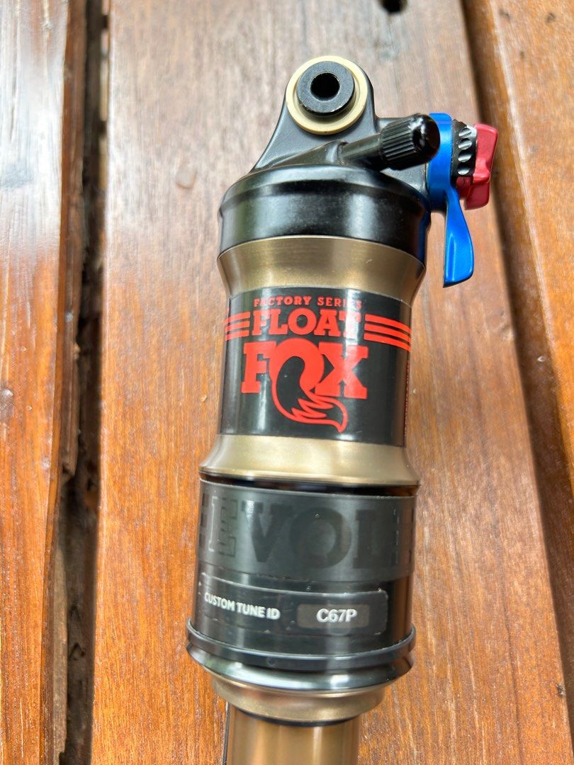 Fox Float rear shock (Category: Bicycles) located in Alfonso. Submitted by switch23blade (Listing ID 1305165215, Image 1). Description: Fox float kashima coated Clean stanchion Rfs: upgraded to fox DPX2 Eye to eye : 200 mm Fox code: C67P Happy viewing 😊.