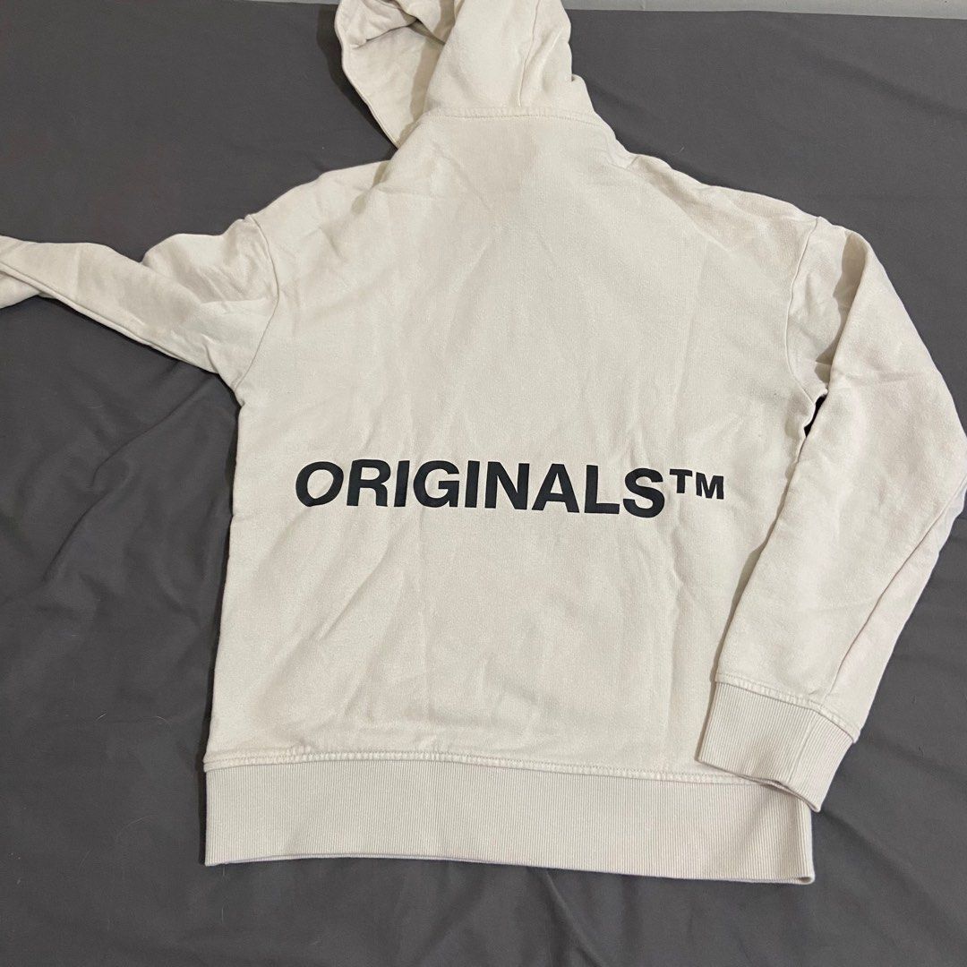 Jack & Jones Hoodie Cream (Category: Coats, Jackets and Outerwear) located in Muntinlupa City. Submitted by pewpugh (Listing ID 1305183244, Image 2). Description: Jack & Jones Hoodie Fits: Small Used twice only Loc: Muntinlupa MOP: GCash, Maya MOD: sdd, sh0p33, gogo.