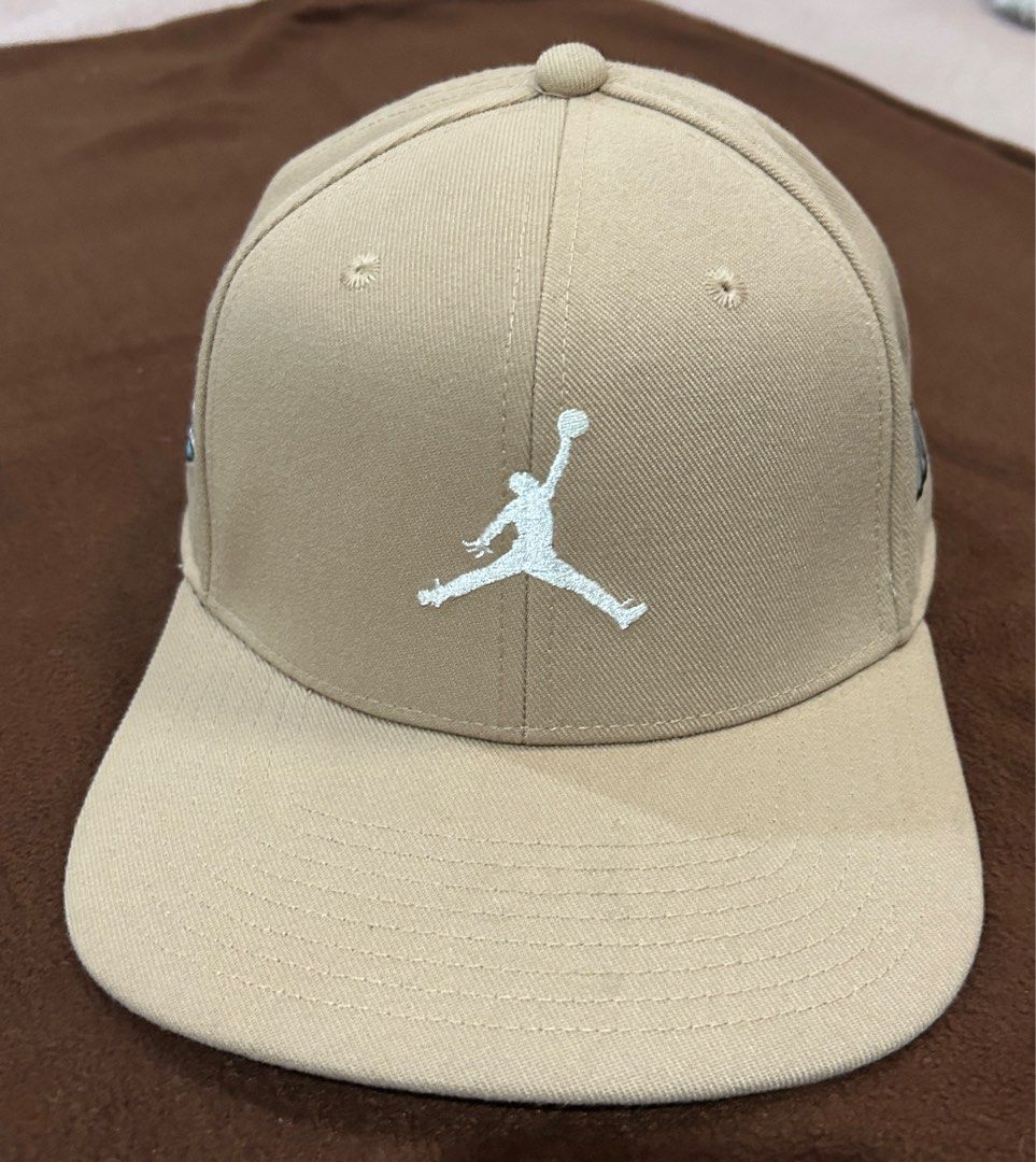 Jordan Pro Jumpman Evo Snapback Cap (Category: Caps & Hats) located in Malabon City. Submitted by owell22 (Listing ID 1305153827, Image 1). Description: For Sale: Jordan Pro Cap Evo Size: S/M Price: 800 Location: Malabon City Payment: Gcash Delivery: Shouldered buy buyer .
