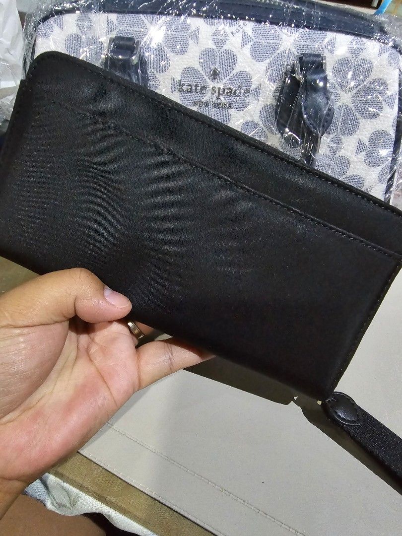 Kate Spade Chelsea Large Continental Wallet (Category: Luxury Bags & Wallets) located in San Pedro. Submitted by misslumi (Listing ID 1305237580, Image 2). Description: Kate Spade Chelsea Large Continental Wallet Brand New from US! 2 pcs on hand!! Nylon material.