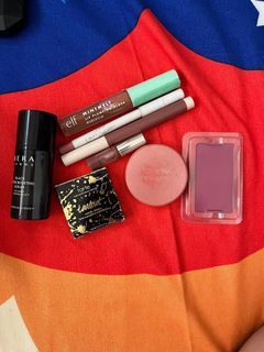Makeup bundle