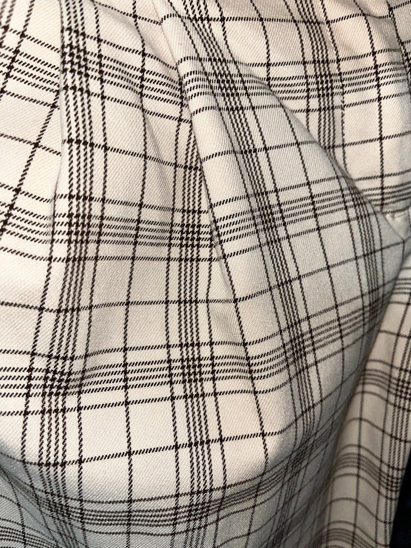 Monki Checkered Trousers (Category: Other Bottoms) located in Mandaluyong City. Submitted by declutterlover (Listing ID 1305171719, Image 3). Description: Barely used! 🌷 Really good for petite girlies with the tapered cut at the bottom Fits 24-25 in waist Really comfortable! Would keep if no one gets hehe Tags: Not Zara, H&M, Uniqlo, Houndstooth, Beige, Mango.
