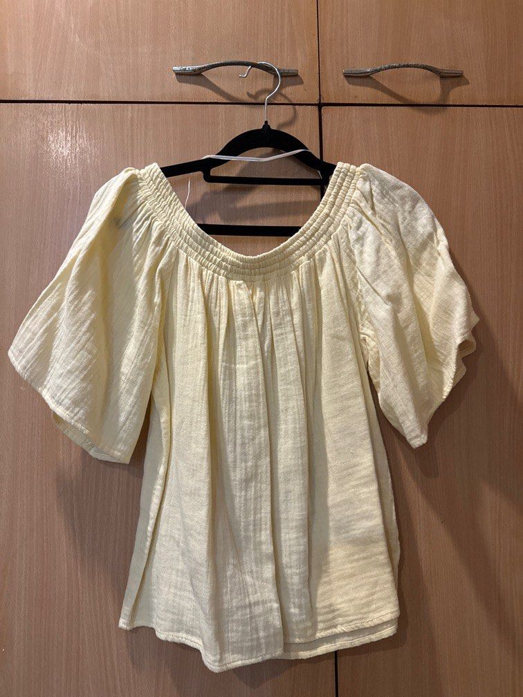 Off Shoulder Yellow Top (Category: Blouses) located in Quezon City. Submitted by _sdot (Listing ID 1305229026, Image 1). Description: .