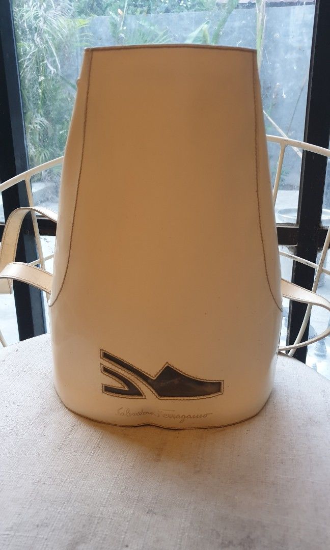 SALVATORE FERRAGAMO white leather vintage backpack (Category: Luxury Bags & Wallets) located in Tarlac. Submitted by byteytey6231980 (Listing ID 1305233930, Image 1). Description: well used salvatire ferravmo bag.Flaws seen in the picture but still in good condition. Still Negotiable.