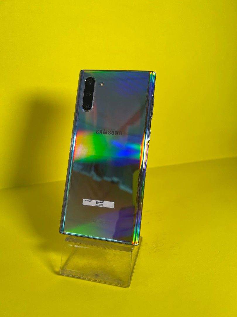 SAMSUNG NOTE 10 (Category: Samsung) located in Quezon City. Submitted by mubrogadgets (Listing ID 1305224365, Image 2). Description: SAMSUNG NOTE 10 ₱9999 opo for COD in luzon,visayas and mindanao No issue No history of repair Test to sawa 🔥good sa gaming/super high quality display🎮🕹 🔥256gb rom 🔥8gb ram👍 🔥LTE-A (7CA) Cat20 2000/150 Mbps🙀 🔥Chipset Exynos 990 (7 nm+) 🔥Octa-core 🔥Mali-G76 MP12 🔥Android 11, One UI 3.1 🔥Stylus, 42ms laten