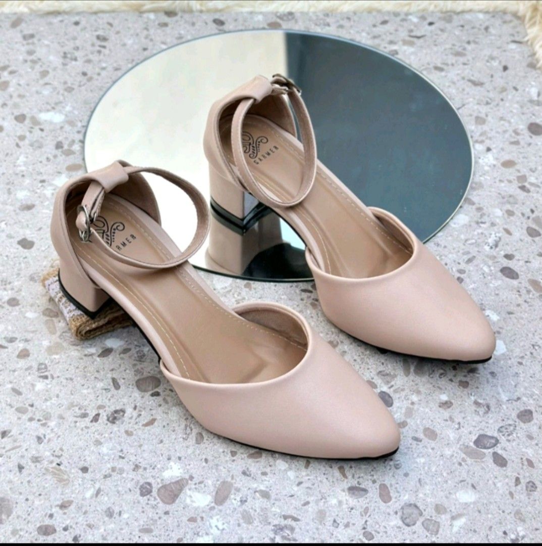Sepatu heels 5 cm clearance