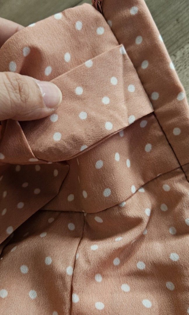 SHEIN NUDE PINK PALDA SHORT (Category: Shorts) located in Malolos. Submitted by armauimdr (Listing ID 1305173552, Image 2). Description: M on tag.